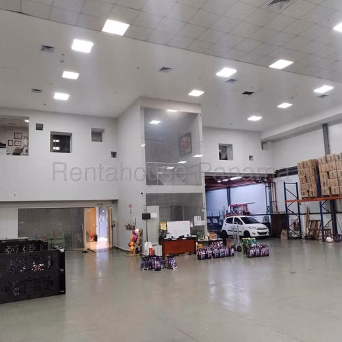 26-1384RGG Galera en VENTA Las Acacias 1400m2 Distribución Logística. Precio.