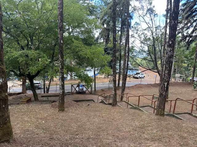 SE VENDE CASA EN CERRO AZUL – NATURALEZA, ESPACIO Y TRANQUILIDAD