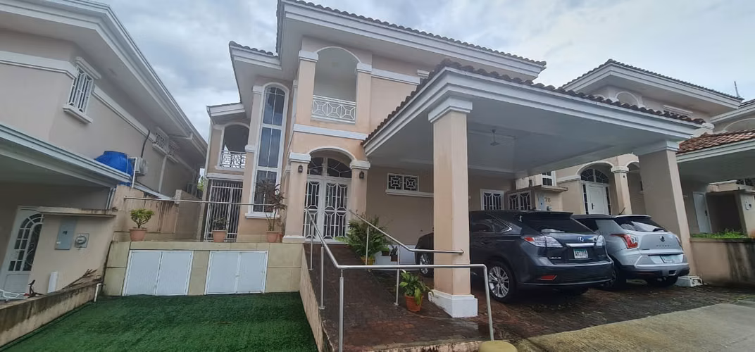 SE AQUILA CASA AMOBLADA CONDADO DEL REY