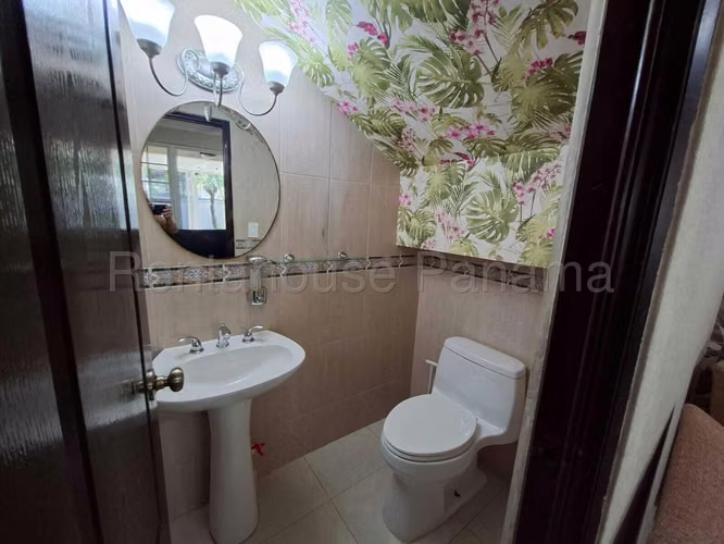 Casa En Venta En Costa Sur SYH