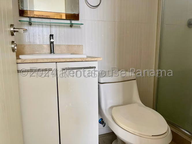 Se Vende Apartamento en Condado del Rey YDU