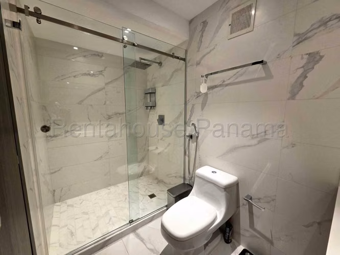 Apartamento en Alquiler en Coco del mar 26*7358Mfk