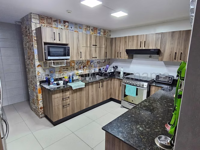 Se Vende Apartamento en El Cangrejo YDU