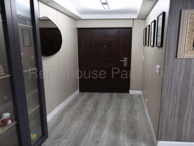 Se Vende Apartamento en El Cangrejo YDU