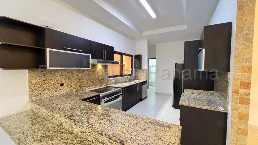 Casa en Alquiler en Costa Sur 26*5958Mfk