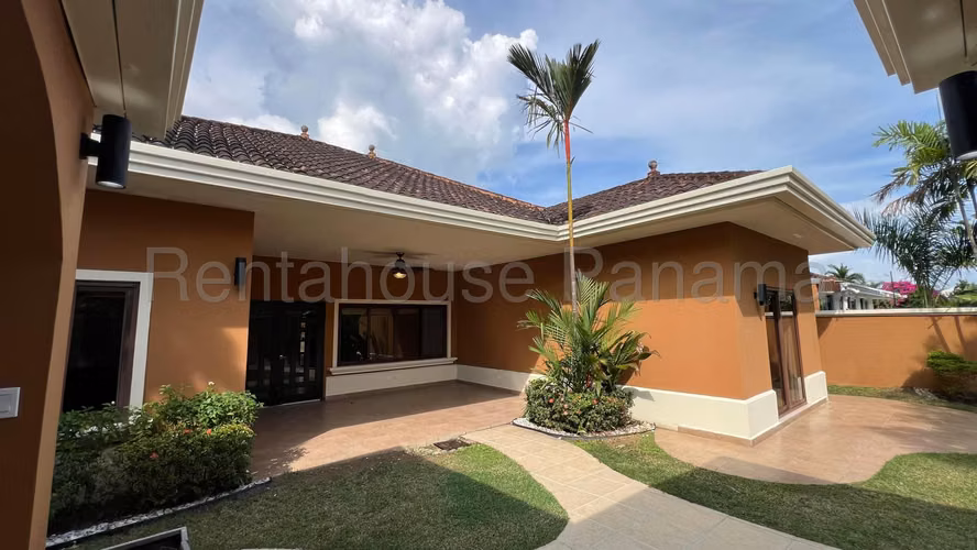 Casa en Alquiler en Costa Sur 26*5958Mfk