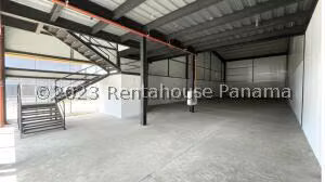 Venta de Galera con 460m2 en Juan Diaz 26-7607SR