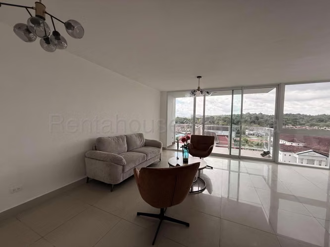Vendo amplio apartamento en Albrook