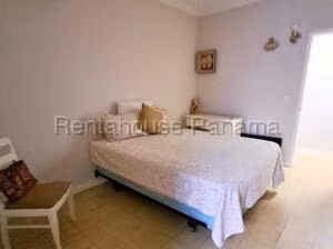 Venta de Casa con 319m2 en Coco del Mar 26-7583SR