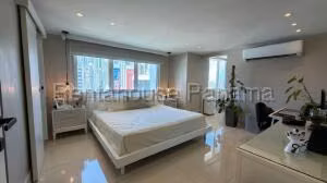 Venta de Apartamento con 130m2 en Punta Paitilla PH Mirabel 26-7581SR