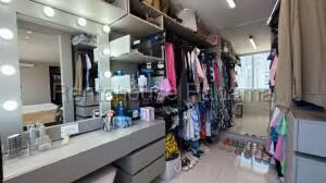 Venta de Apartamento con 130m2 en Punta Paitilla PH Mirabel 26-7581SR