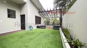 Venta de Casa con 268m2 en Panama Pacifico PH NAtiva SR
