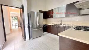 Venta de Casa con 268m2 en Panama Pacifico PH NAtiva SR