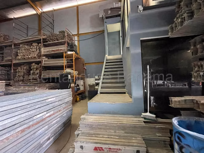 26-1389RGG La Pulida: Galera VENTA con lote. 1392m2 Oportunidad $629 x m2.
