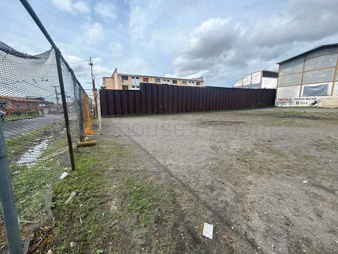 26-1389RGG La Pulida: Galera VENTA con lote. 1392m2 Oportunidad $629 x m2.