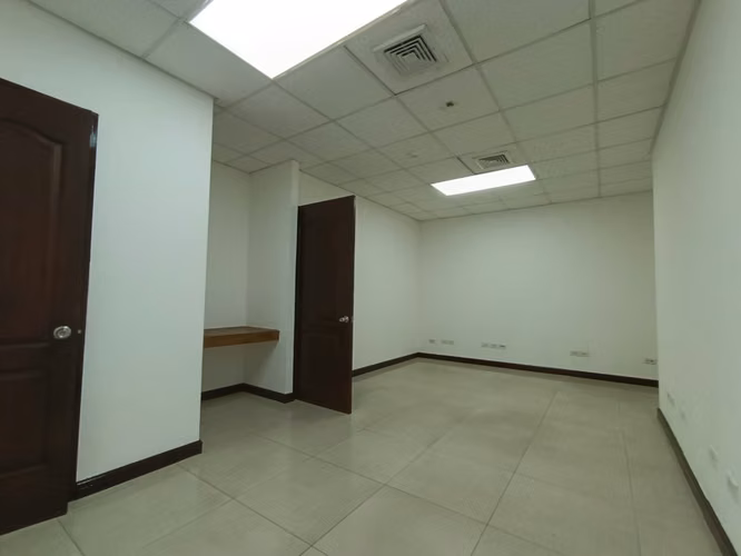 Se vende Oficina Ocean Business Plaza (Torre Banesco) - Marbella