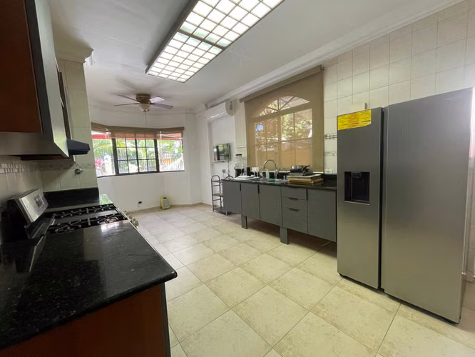 Venta de Casa con Piscina y Amplia Terraza en Clayton Village - Ciudad de Panamá