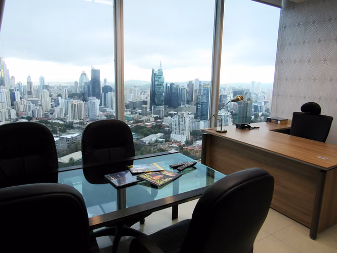 OFICINA PRIVADA VIP FULL AMOBLADA CON VISTA AL MAR Y A LA CIUDAD