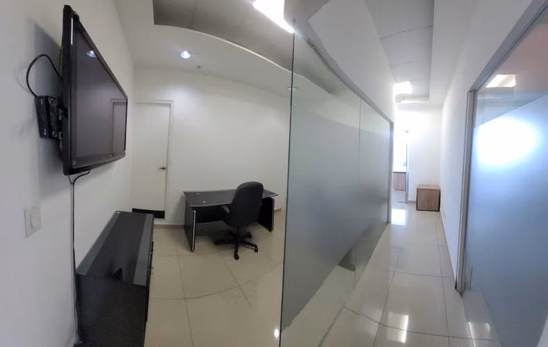 OFICINA PRIVADA VIP FULL AMOBLADA CON VISTA AL MAR Y A LA CIUDAD