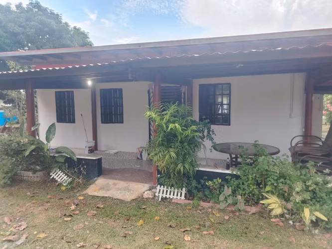 Alquiler de Casa en Nueva Gorgona, Chame, 100m2 de construcción y 1,800m2 de terreno