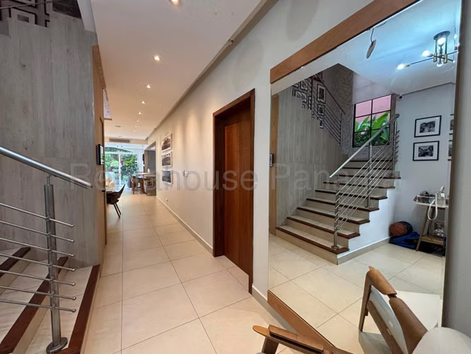 Casa en Alquiler en Costa Sur 26*3783Mfk
