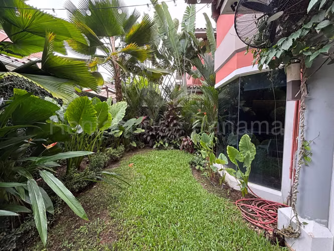 Casa en Alquiler en Costa Sur 26*3783Mfk