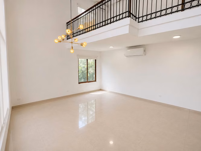 ALQUILER CASA EN CLAYTON 874m2 SENDERO DE CAMINO DE CRUCES TC - Imagen 2