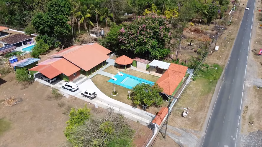 Propiedad Versátil con Piscina | Nueva Gorgona, Panamá