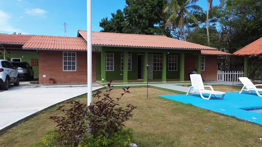 Propiedad Versátil con Piscina | Nueva Gorgona, Panamá