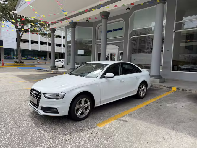 Audi A4 S-Line como Nuevo