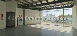 Venta de Local Comercial con 205m2 en Parque Lefevre PH Panama V. Business C 24-6037
