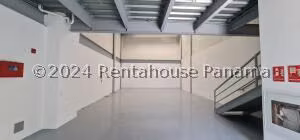Venta de Local Comercial con 205m2 en Parque Lefevre PH Panama V. Business C 24-6037