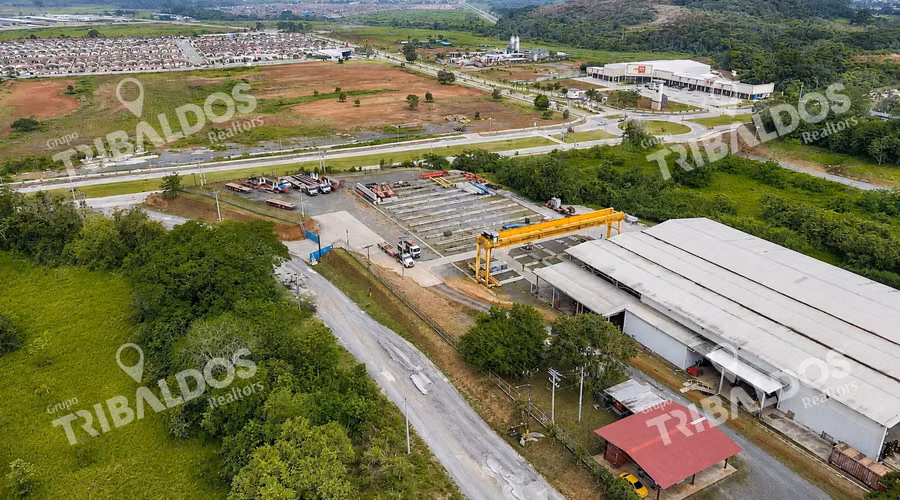 Se Alquila Terreno Industrial 3.2 Hectareas con Galera en Vacamonte