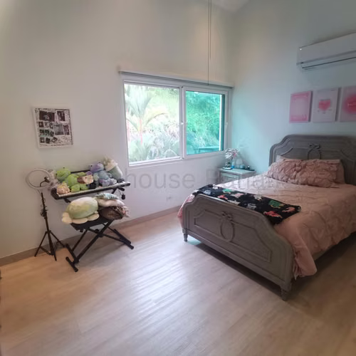 Se Vende  Casa en Altos de Panama