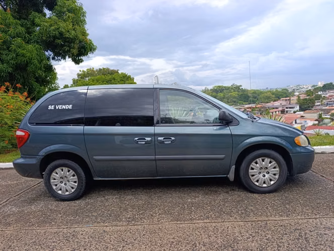 CHRYSLER TOWN AND COUNTRY 2006 NEGOCIABLE