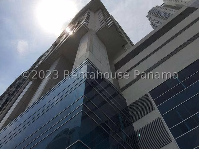 Se Vende Apartamento en Costa del Este LA26-7683