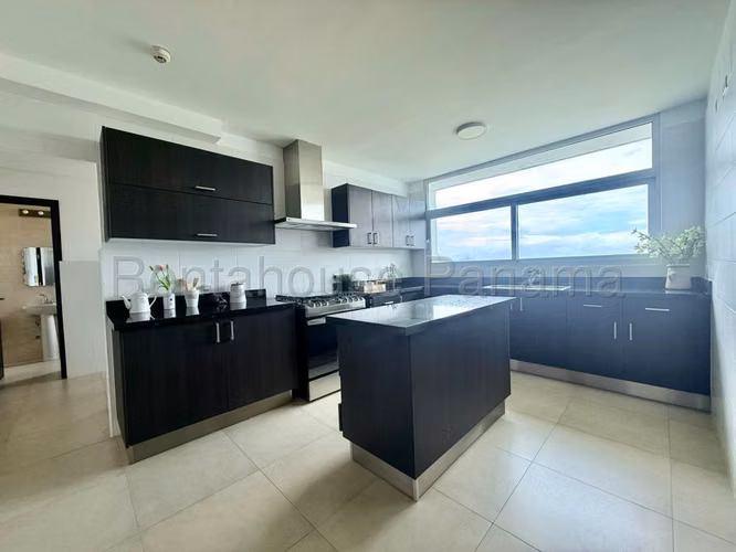 Se Vende Apartamento en Altos de Panama LA26-7695
