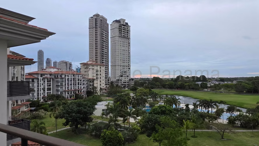Se Vende Apartamento en Santa Maria LA26-6836