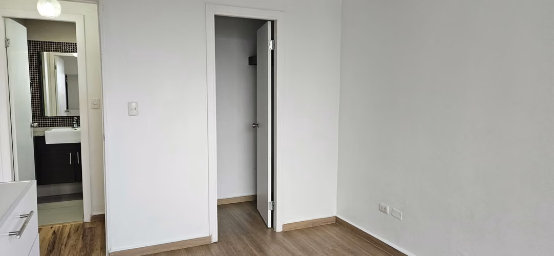 VENTA APARTAMENTO URBIS TOWER, PRECIO GANGA, EXCELENTE INVERSION
