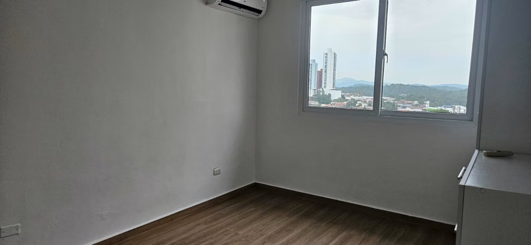 VENTA APARTAMENTO URBIS TOWER, PRECIO GANGA, EXCELENTE INVERSION