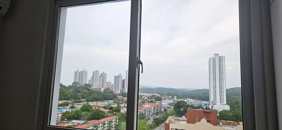 VENTA APARTAMENTO URBIS TOWER, PRECIO GANGA, EXCELENTE INVERSION