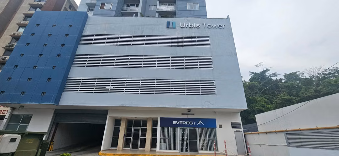 VENTA APARTAMENTO URBIS TOWER, PRECIO GANGA, EXCELENTE INVERSION