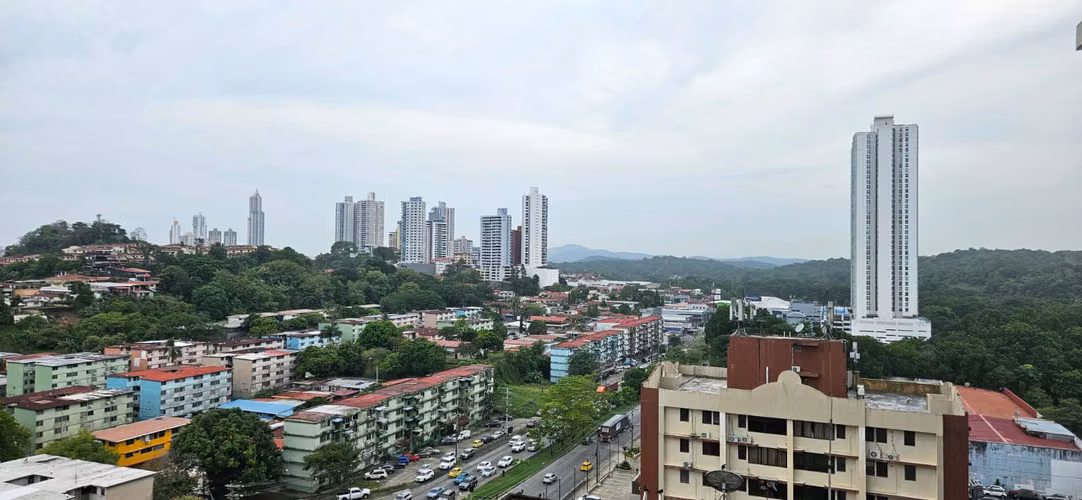 VENTA APARTAMENTO URBIS TOWER, PRECIO GANGA, EXCELENTE INVERSION