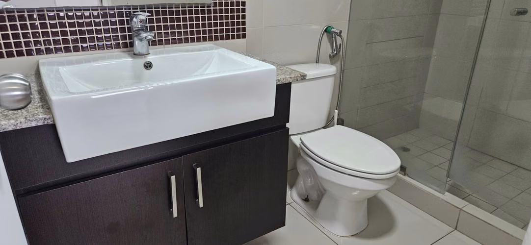 VENTA APARTAMENTO URBIS TOWER, PRECIO GANGA, EXCELENTE INVERSION