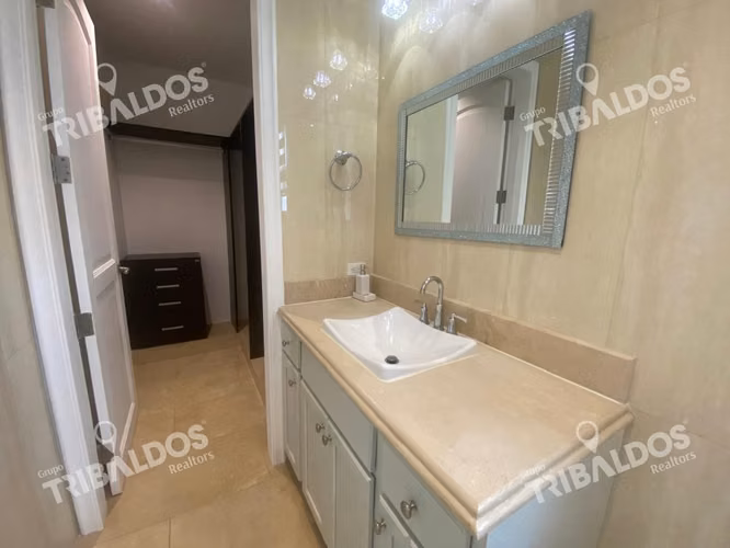 Venta de Casa en Santa Maria en Fairway Estates - Imagen 19