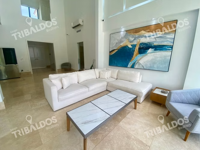 Venta de Casa en Santa Maria en Fairway Estates - Imagen 2