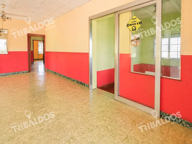 Venta de terreno con mejoras sobre vía principal Transístmica Las Cumbres