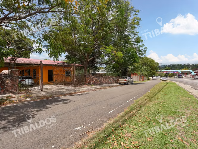 Venta de terreno con mejoras sobre vía principal Transístmica Las Cumbres