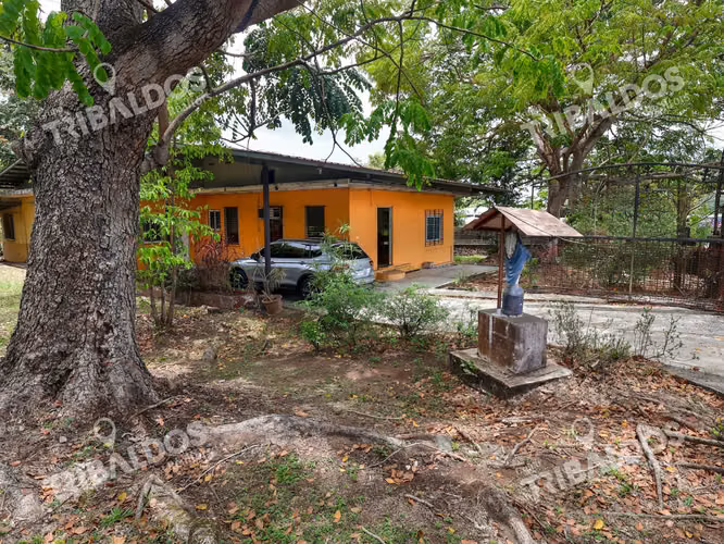 Venta de terreno con mejoras sobre vía principal Transístmica Las Cumbres