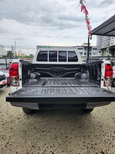 TOYOTA HILUX 4X4 - AL CONTADO O FINANCIADO